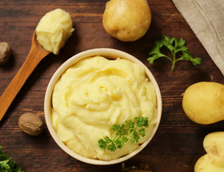 Véritables Boulets Liégeois , Purée de pommes de terre au beurre.