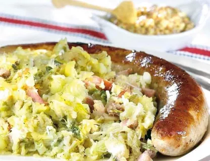 Potée de pommes de terre  aux poireaux & aux lardons, saucisse de campagne.