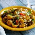 Orecchiette à la saucisse Italienne, sauce crémeuse aux brocolis et tomates cerises.
