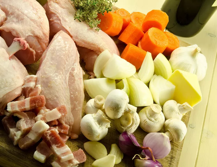 Traditionnel Coq au vin, tagliatelle