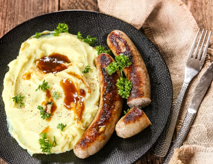 Courge de Nice farcie à la Viande, sauce tomates & Pâtes Grecques.