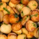Filet pur de porc sauce crémeuse aux lardons & champignons, Gnocchi.