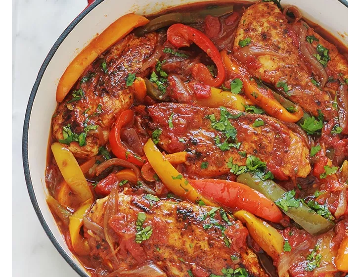 Escalope de dinde gratinée sauce Atelier Salé et linguine.