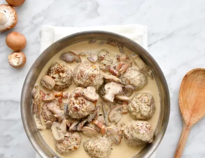 Potée de pommes de terre  aux poireaux & aux lardons, saucisse de campagne.