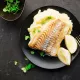 Filet de poisson sauce au beurre blanc & poêlée de légumes verts, purée.