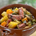 Tagine de Merguez d'agneau aux légumes & pommes de terre.