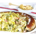Potée de pommes de terre aux choux verts, carottes et aux lardons, saucisse de campagne.