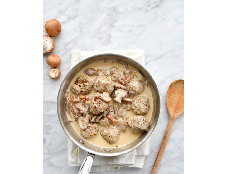 Potée de pommes de terre  aux poireaux & aux lardons, saucisse de campagne.